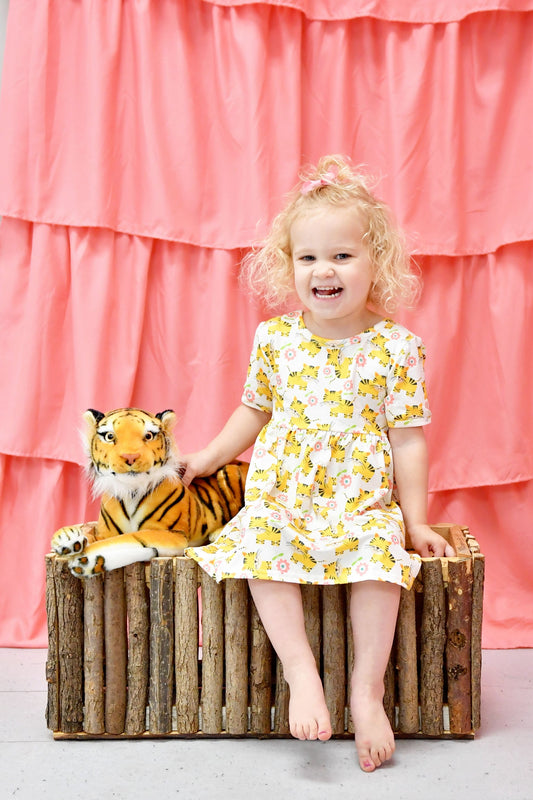 Noelia Tiger Short Sleeve Milk Silk Dress