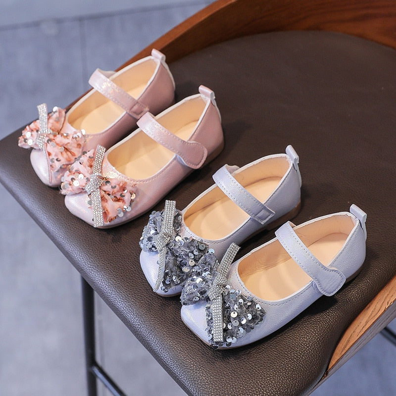 Shoes Girls Single Princess Soft Sole Bow-knot - GuGuTon baby store - Baby Fashion - Toddlers Outfits - Babies Outfits - Toddler Clothes - Kids Clothing - Newborn Clothes - Newborn Wear - Kids Wear - Trending Clothes - Trending Outfits - Fall Fashion - Winter Fashion - Girls Clothes - Boys Clothes - Babies Wear - Kids Accessories - KidsWear - Summer Clothes - Summer Fashion - Summer Trend - Falls Sweaters - Tops - Bottom - Jeans - Blouse - Dresses - Newborn Dresses - Toys