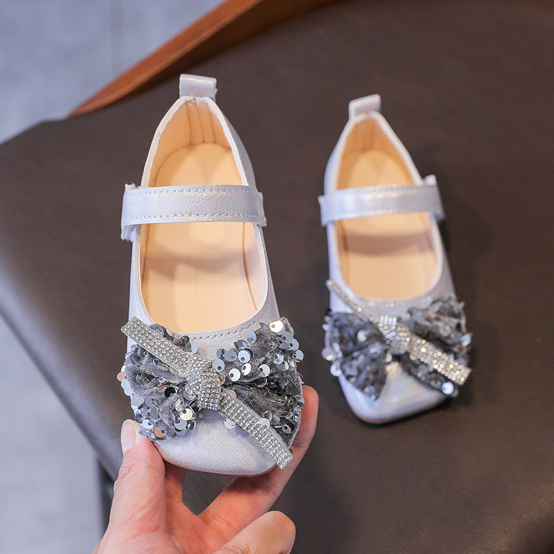 Shoes Girls Single Princess Soft Sole Bow-knot - GuGuTon baby store - Baby Fashion - Toddlers Outfits - Babies Outfits - Toddler Clothes - Kids Clothing - Newborn Clothes - Newborn Wear - Kids Wear - Trending Clothes - Trending Outfits - Fall Fashion - Winter Fashion - Girls Clothes - Boys Clothes - Babies Wear - Kids Accessories - KidsWear - Summer Clothes - Summer Fashion - Summer Trend - Falls Sweaters - Tops - Bottom - Jeans - Blouse - Dresses - Newborn Dresses - Toys