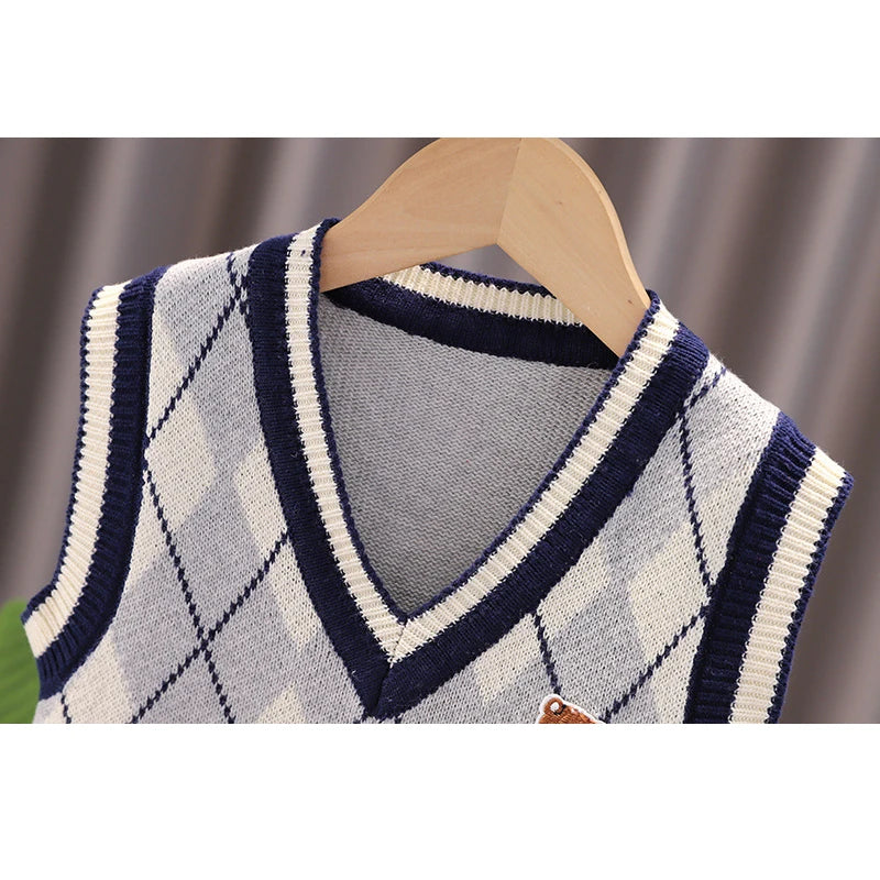 Oscar Fashionable Diamond Design Knitted Sweater