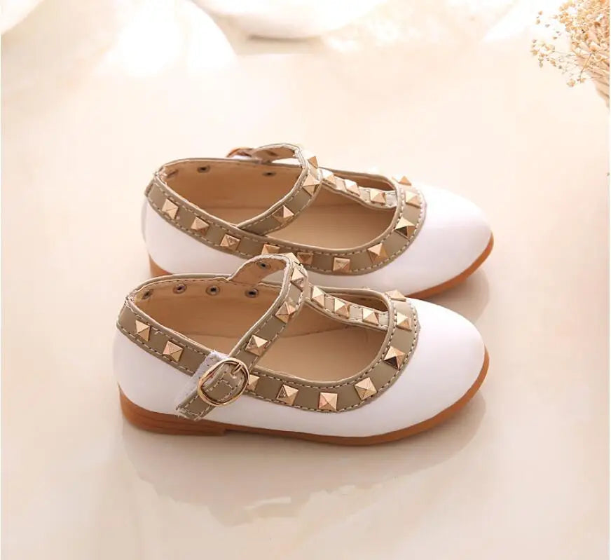 2024 New Girls Sandals Rivets Single Shoes Kids Leather Shoes Children Nude Sandal Toddler Girls Princess Flat Dance Shoes