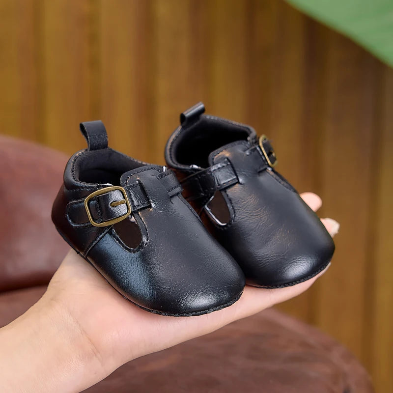 0-1 Year Old Baby Girl Flat Shoes, Spring, Autumn, and Summer 0-6-12 Months Soft-Soled Fashionable Solid Color Pu Hollow-Out Baby Girl Walking Shoes, Suitable for Daily Indoor and Outdoor Use