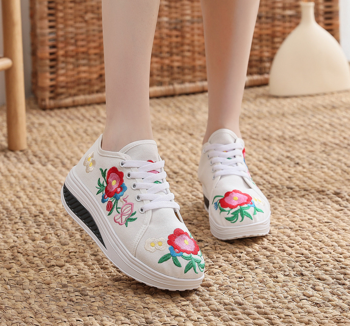 Paula Casual Printed Canvas Shoes - GuGuTon baby store - Baby Fashion - Toddlers Outfits - Babies Outfits - Toddler Clothes - Kids Clothing - Newborn Clothes - Newborn Wear - Kids Wear - Trending Clothes - Trending Outfits - Fall Fashion - Winter Fashion - Girls Clothes - Boys Clothes - Babies Wear - Kids Accessories - KidsWear - Summer Clothes - Summer Fashion - Summer Trend - Falls Sweaters - Tops - Bottom - Jeans - Blouse - Dresses - Newborn Dresses - Toys