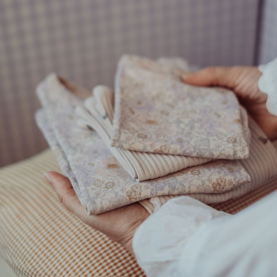 The Printed Short Sleeve Dress - Bee