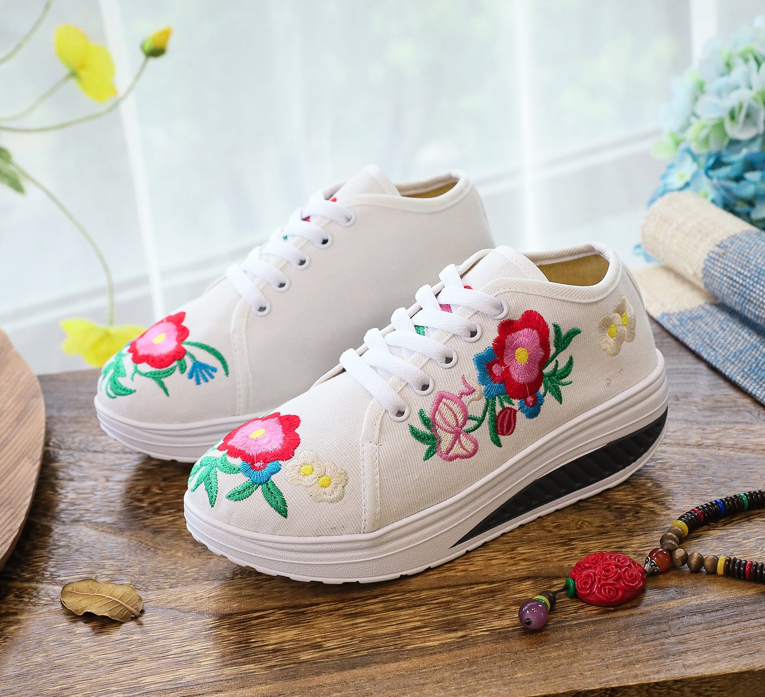 Paula Casual Printed Canvas Shoes - GuGuTon baby store - Baby Fashion - Toddlers Outfits - Babies Outfits - Toddler Clothes - Kids Clothing - Newborn Clothes - Newborn Wear - Kids Wear - Trending Clothes - Trending Outfits - Fall Fashion - Winter Fashion - Girls Clothes - Boys Clothes - Babies Wear - Kids Accessories - KidsWear - Summer Clothes - Summer Fashion - Summer Trend - Falls Sweaters - Tops - Bottom - Jeans - Blouse - Dresses - Newborn Dresses - Toys