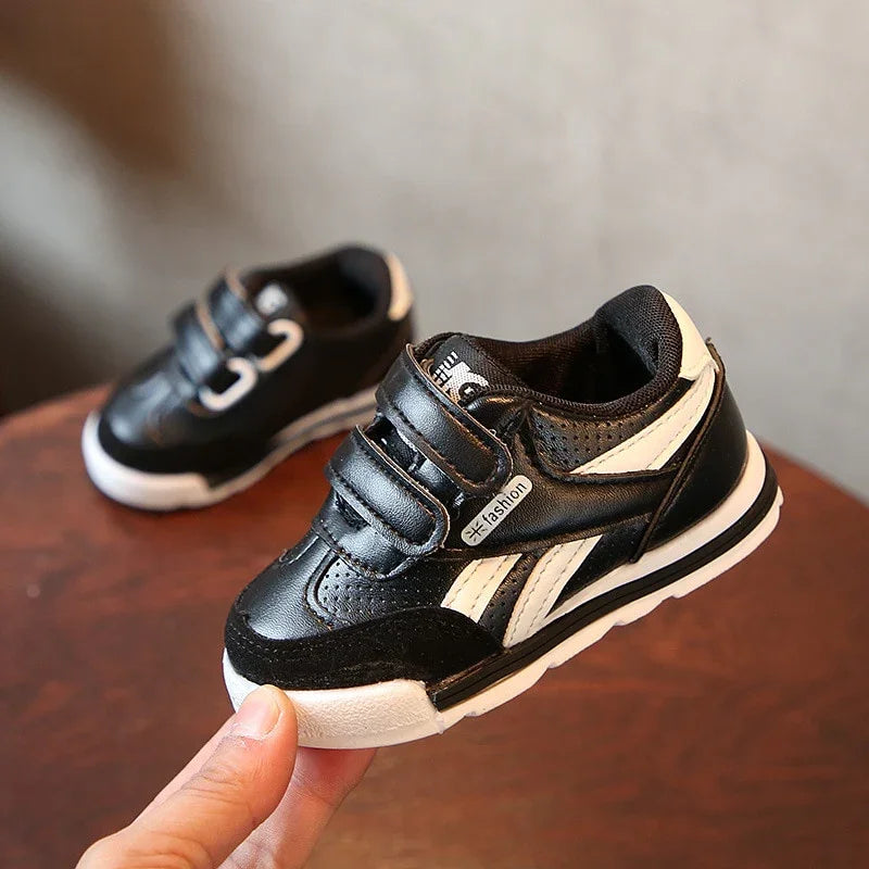 Fashion Children Flat Boys Girls Stripe Sport Running Shoes - GuGuTon baby store - Baby Fashion - Toddlers Outfits - Babies Outfits - Toddler Clothes - Kids Clothing - Newborn Clothes - Newborn Wear - Kids Wear - Trending Clothes - Trending Outfits - Fall Fashion - Winter Fashion - Girls Clothes - Boys Clothes - Babies Wear - Kids Accessories - KidsWear - Summer Clothes - Summer Fashion - Summer Trend - Falls Sweaters - Tops - Bottom - Jeans - Blouse - Dresses - Newborn Dresses - Toys