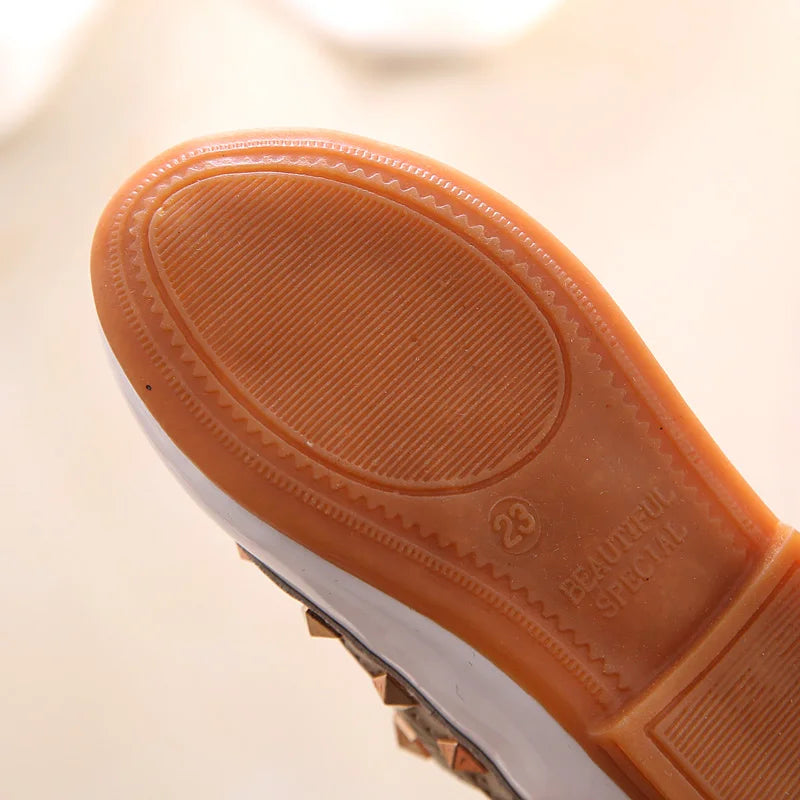 2024 New Girls Sandals Rivets Single Shoes Kids Leather Shoes Children Nude Sandal Toddler Girls Princess Flat Dance Shoes