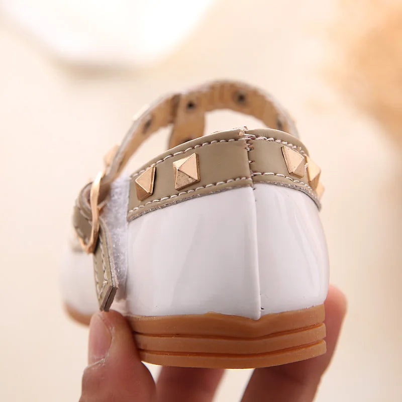 2024 New Girls Sandals Rivets Single Shoes Kids Leather Shoes Children Nude Sandal Toddler Girls Princess Flat Dance Shoes