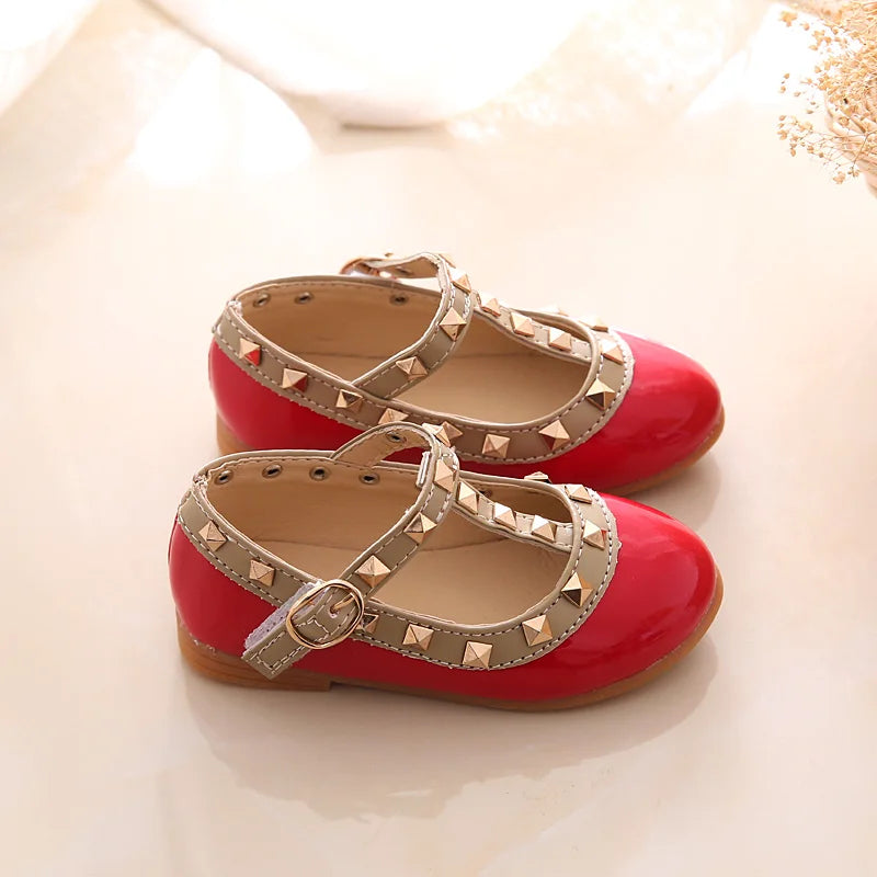 2024 New Girls Sandals Rivets Single Shoes Kids Leather Shoes Children Nude Sandal Toddler Girls Princess Flat Dance Shoes