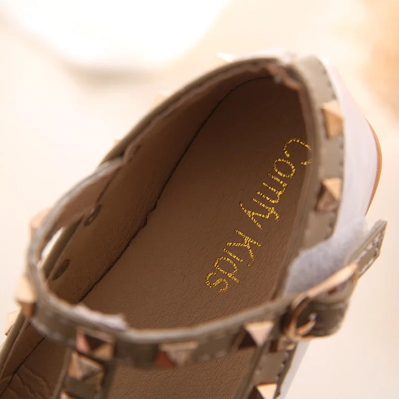 2024 New Girls Sandals Rivets Single Shoes Kids Leather Shoes Children Nude Sandal Toddler Girls Princess Flat Dance Shoes