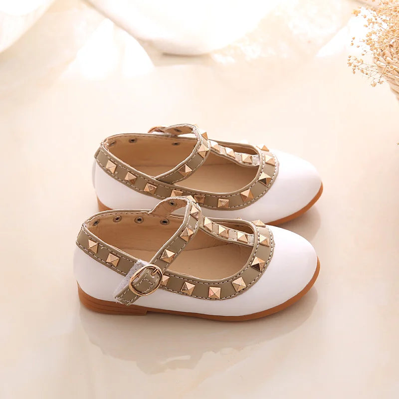 2024 New Girls Sandals Rivets Single Shoes Kids Leather Shoes Children Nude Sandal Toddler Girls Princess Flat Dance Shoes