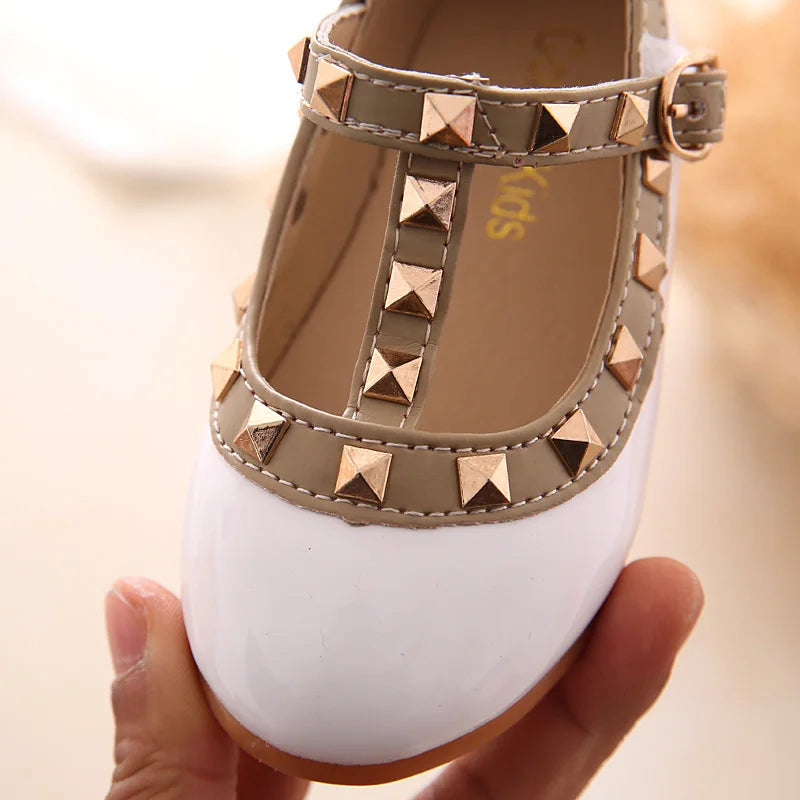 2024 New Girls Sandals Rivets Single Shoes Kids Leather Shoes Children Nude Sandal Toddler Girls Princess Flat Dance Shoes