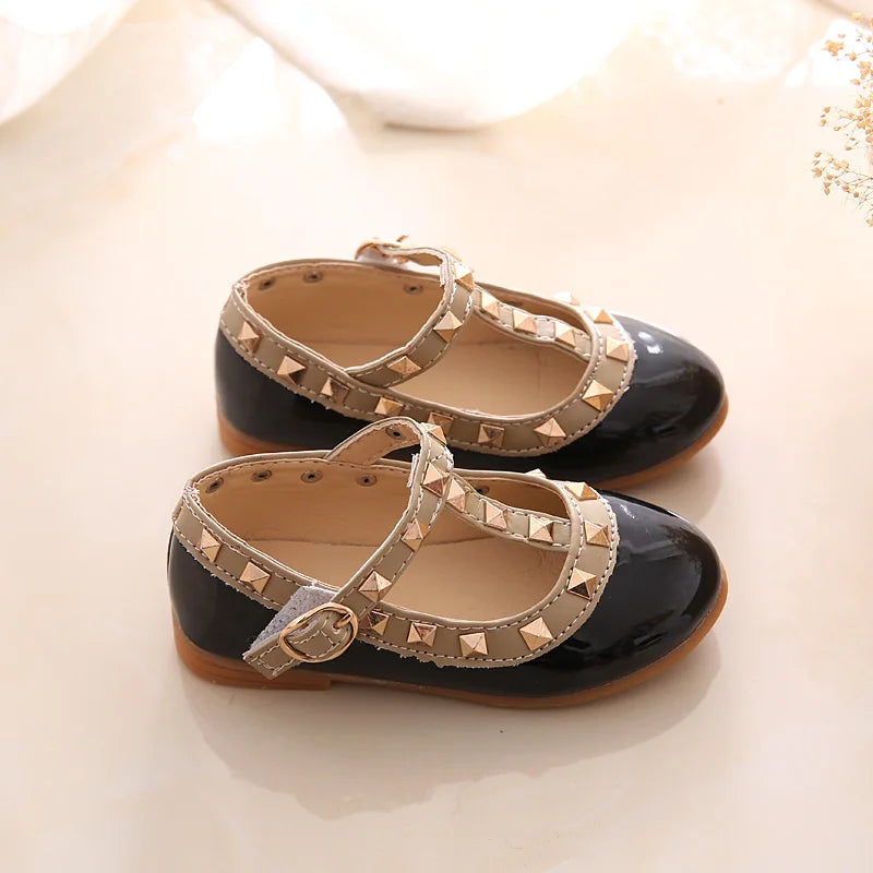 2024 New Girls Sandals Rivets Single Shoes Kids Leather Shoes Children Nude Sandal Toddler Girls Princess Flat Dance Shoes