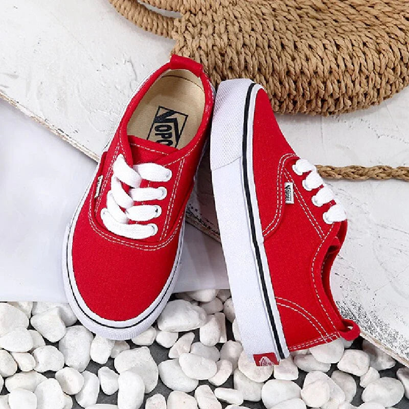 Girls Boys Shoes New Children Canvas - GuGuTon baby store - Baby Fashion - Toddlers Outfits - Babies Outfits - Toddler Clothes - Kids Clothing - Newborn Clothes - Newborn Wear - Kids Wear - Trending Clothes - Trending Outfits - Fall Fashion - Winter Fashion - Girls Clothes - Boys Clothes - Babies Wear - Kids Accessories - KidsWear - Summer Clothes - Summer Fashion - Summer Trend - Falls Sweaters - Tops - Bottom - Jeans - Blouse - Dresses - Newborn Dresses - Toys