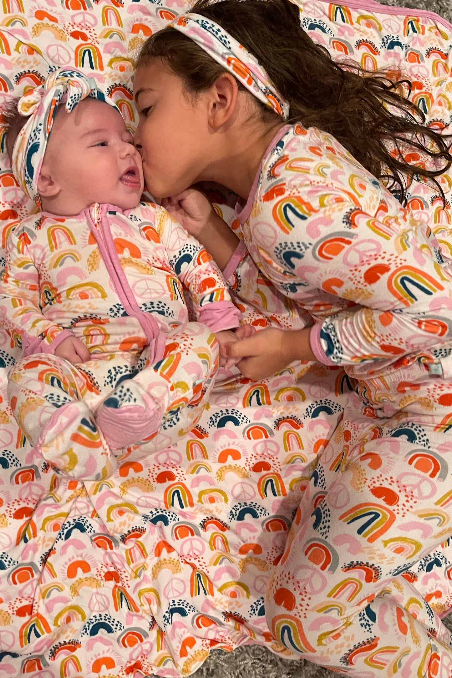 Mirna Stretchy Oversized Blanket - Rainbows Pink