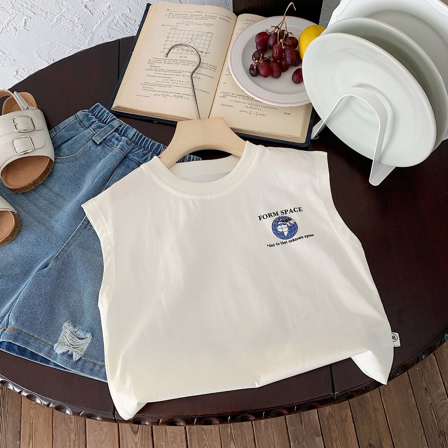 Roy Sleeveless Breathable Casual Tank Tees - GuGuTon baby store - Baby Fashion - Toddlers Outfits - Babies Outfits - Toddler Clothes - Kids Clothing - Newborn Clothes - Newborn Wear - Kids Wear - Trending Clothes - Trending Outfits - Fall Fashion - Winter Fashion - Girls Clothes - Boys Clothes - Babies Wear - Kids Accessories - KidsWear - Summer Clothes - Summer Fashion - Summer Trend - Falls Sweaters - Tops - Bottom - Jeans - Blouse - Dresses - Newborn Dresses - Toys