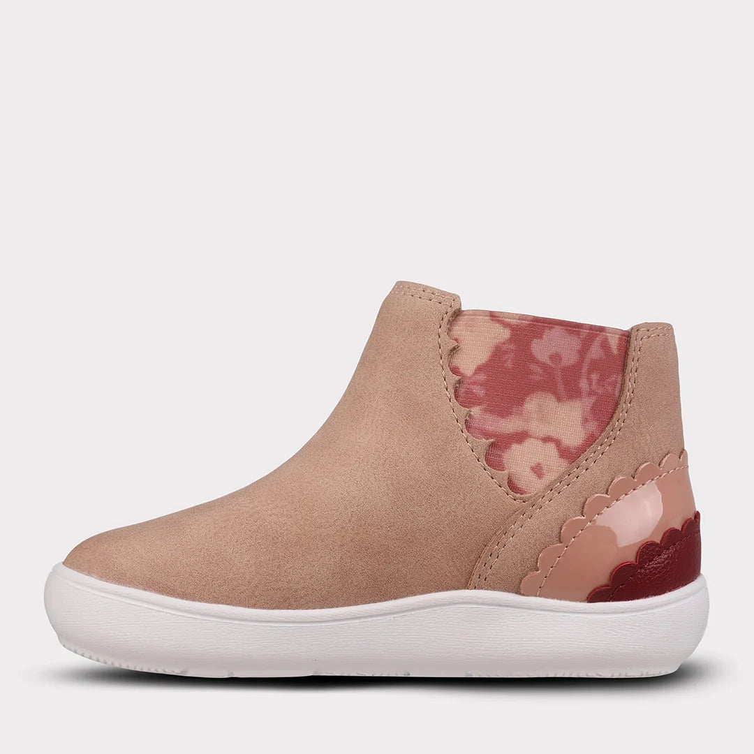 Quinta Girls Pull-On Boot - GuGuTon baby store - Baby Fashion - Toddlers Outfits - Babies Outfits - Toddler Clothes - Kids Clothing - Newborn Clothes - Newborn Wear - Kids Wear - Trending Clothes - Trending Outfits - Fall Fashion - Winter Fashion - Girls Clothes - Boys Clothes - Babies Wear - Kids Accessories - KidsWear - Summer Clothes - Summer Fashion - Summer Trend - Falls Sweaters - Tops - Bottom - Jeans - Blouse - Dresses - Newborn Dresses - Toys