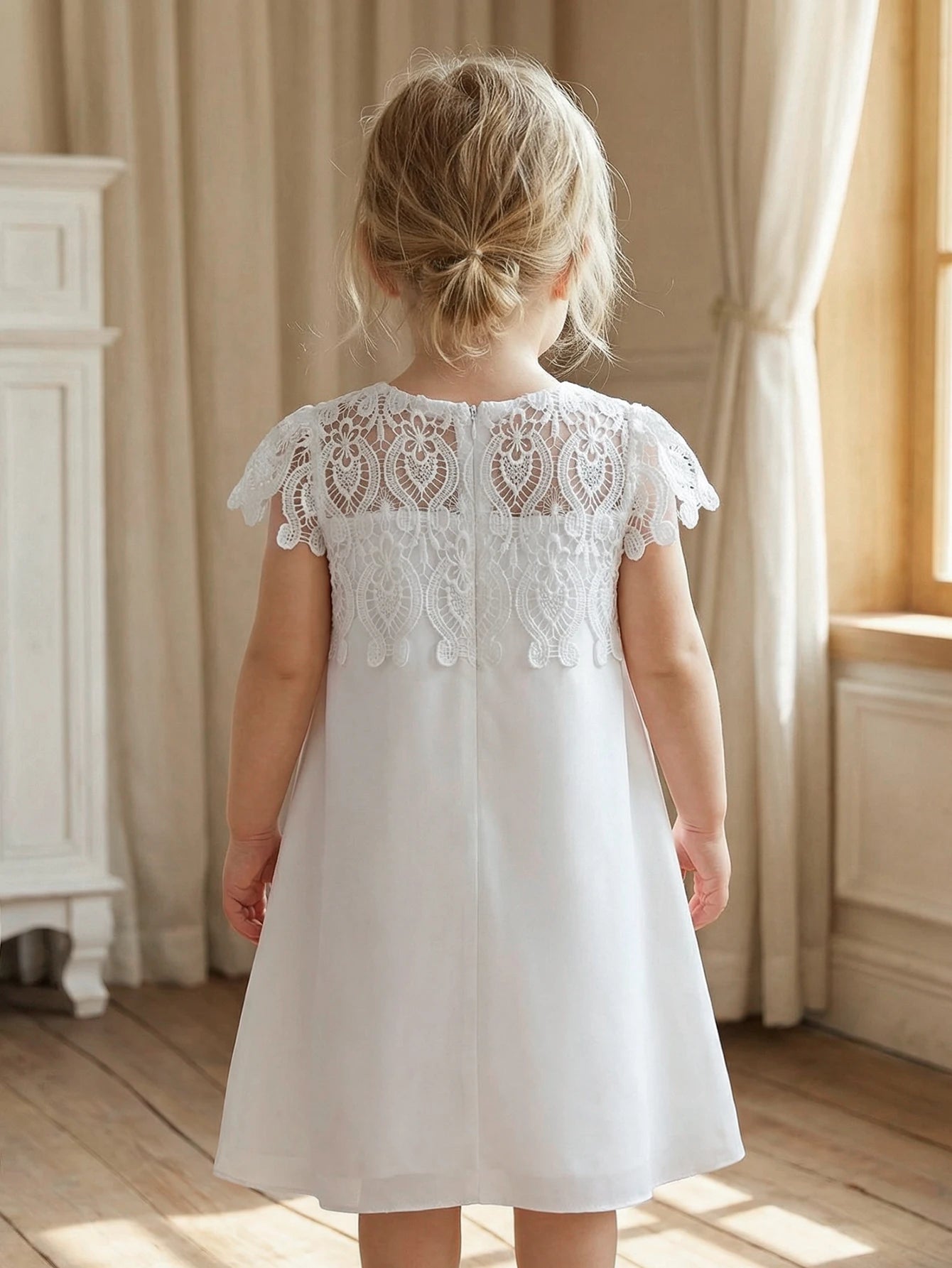 Young Girls Cute and Elegant Princess Dress Little Girl White Silk Crepe Evening Gown with Lace Wedding Flower Peddler Dress