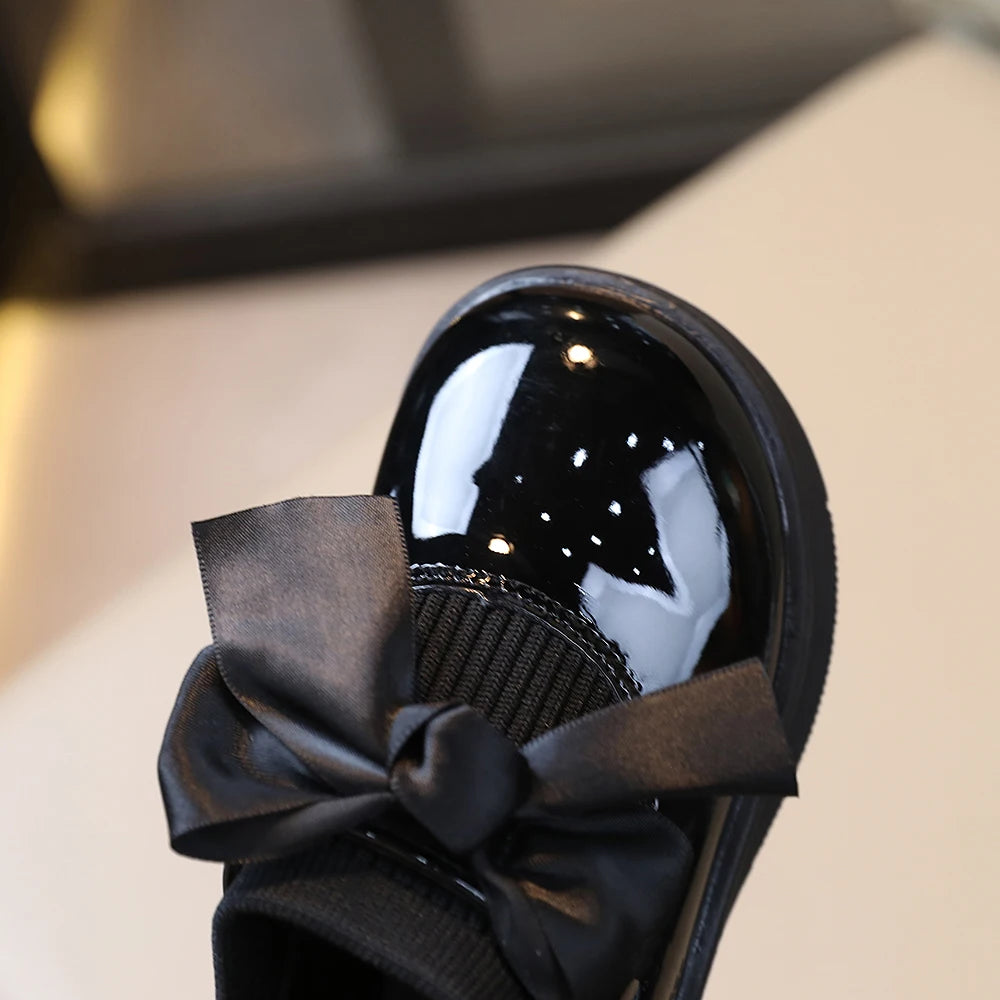 Reagan COMFY KIDS Kids Black Glossy Leather Shoes With Bow