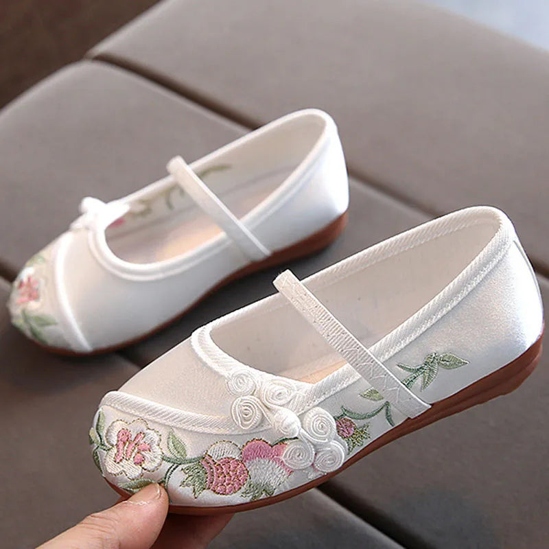 New Kids Shoes For Girl Children's Embroidered Cloth Shoes Chinese Style Girls Shoes Festival Loafers Ballet Flats CSH1440