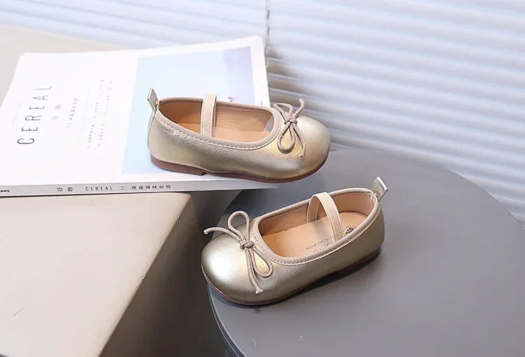 Girls Dance Shoes Round Toes Simple Bow Kids Leather Shoes Slip-on Soild Color Versatile 2025 Brand New Children Flats MaryJanes