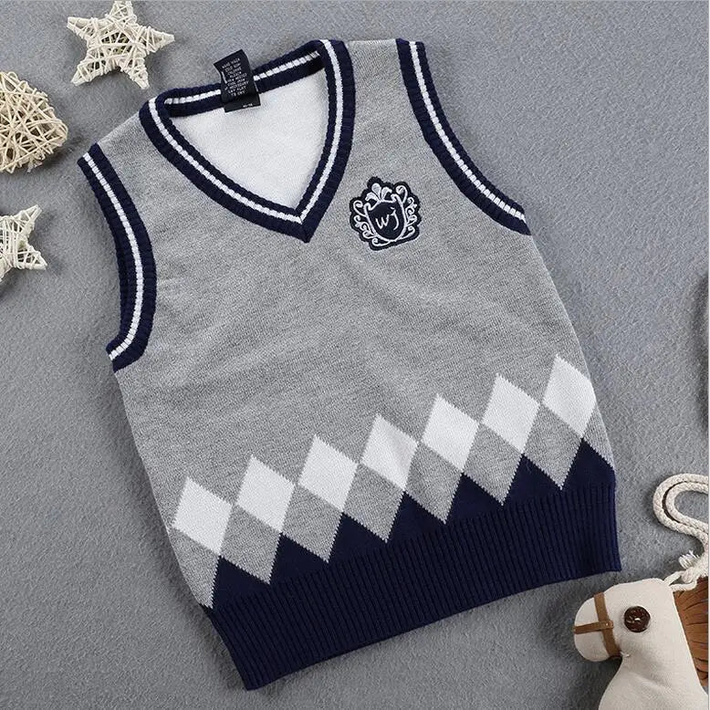 Patricio New Baby Boys V-neck Sweater - GuGuTon baby store - Baby Fashion - Toddlers Outfits - Babies Outfits - Toddler Clothes - Kids Clothing - Newborn Clothes - Newborn Wear - Kids Wear - Trending Clothes - Trending Outfits - Fall Fashion - Winter Fashion - Girls Clothes - Boys Clothes - Babies Wear - Kids Accessories - KidsWear - Summer Clothes - Summer Fashion - Summer Trend - Falls Sweaters - Tops - Bottom - Jeans - Blouse - Dresses - Newborn Dresses - Toys