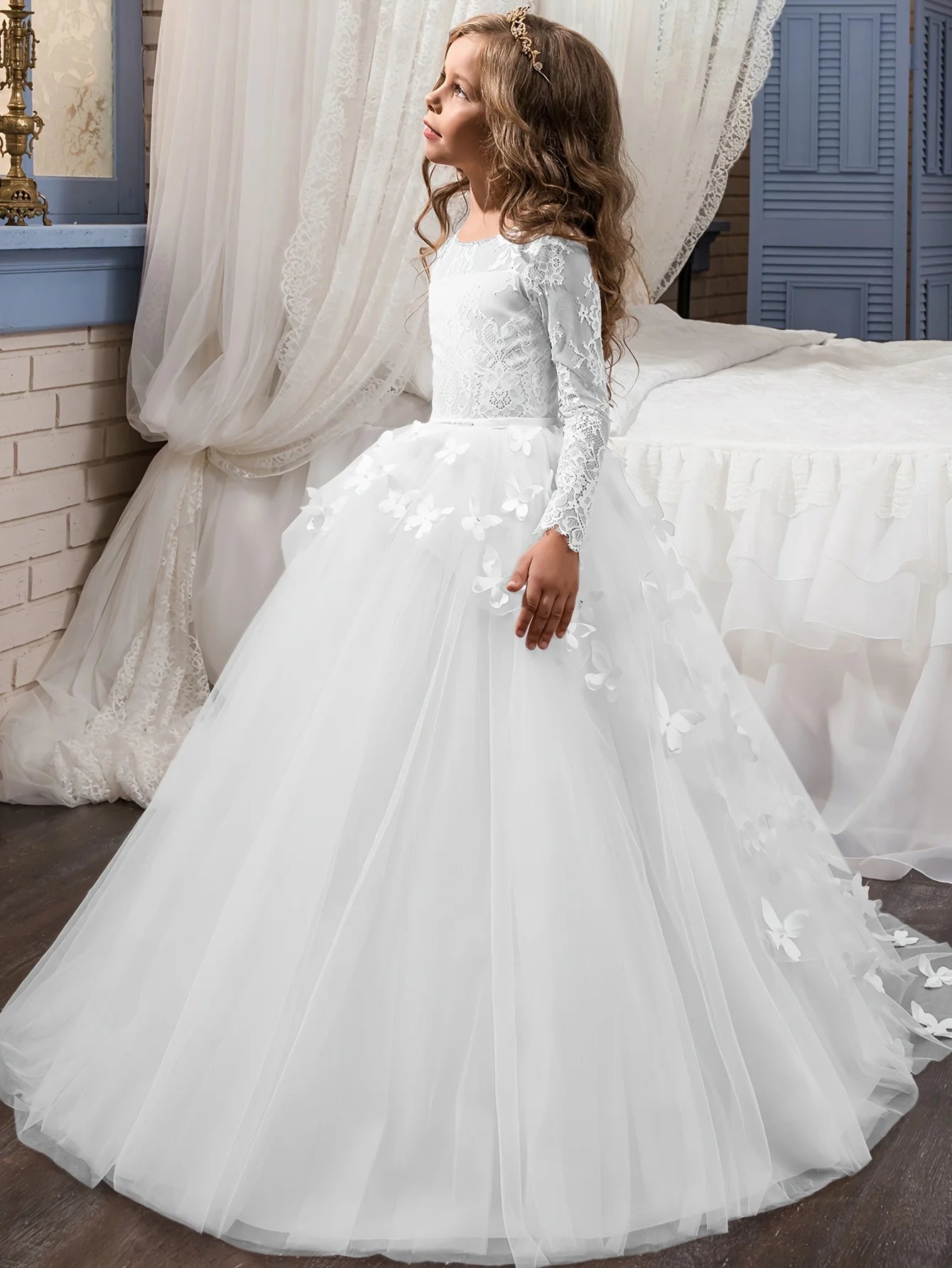 Elegant and lovely butterfly floor mopping flower girl wedding dress