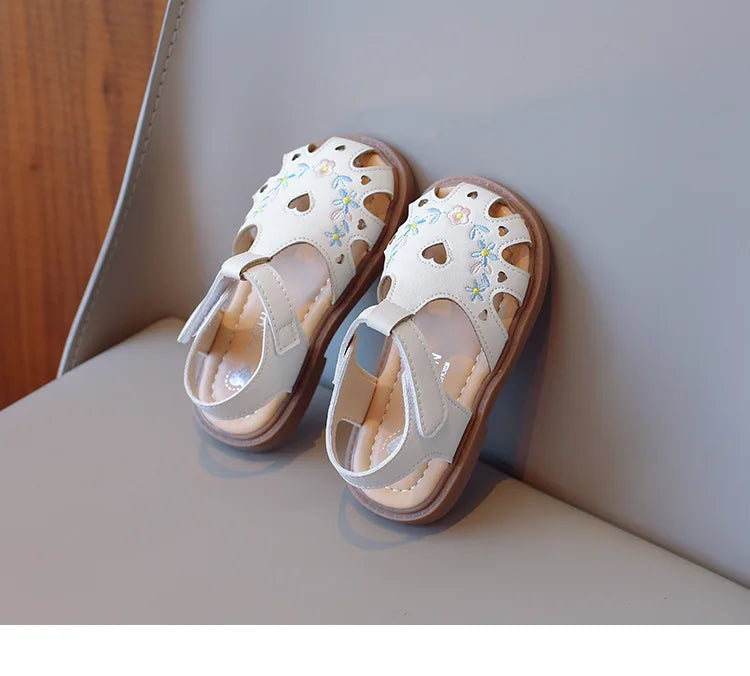 Girl Baby Sandals Spring Summer New Embroidered Closed Toe Soft Sole Chinese Style Flats Princess Shoes Sandal