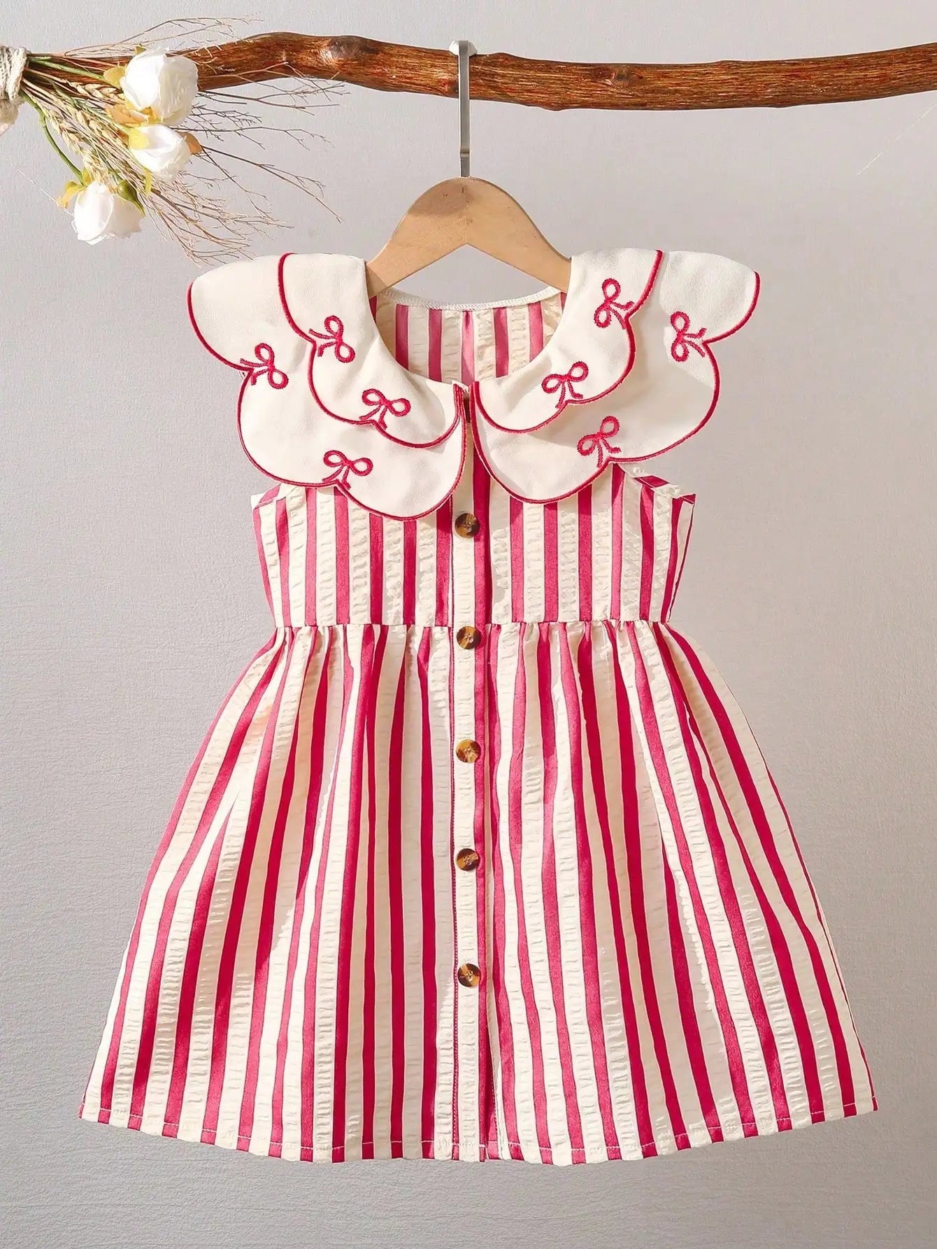 Little Girl's Summer Fresh and Energetic Red and White Striped Dress with Doll Collar and Bow