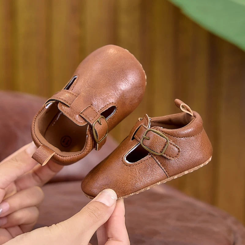 0-1 Year Old Baby Girl Flat Shoes, Spring, Autumn, and Summer 0-6-12 Months Soft-Soled Fashionable Solid Color Pu Hollow-Out Baby Girl Walking Shoes, Suitable for Daily Indoor and Outdoor Use