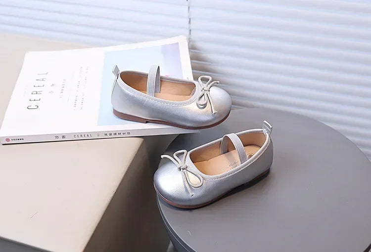 Girls Dance Shoes Round Toes Simple Bow Kids Leather Shoes Slip-on Soild Color Versatile 2025 Brand New Children Flats MaryJanes