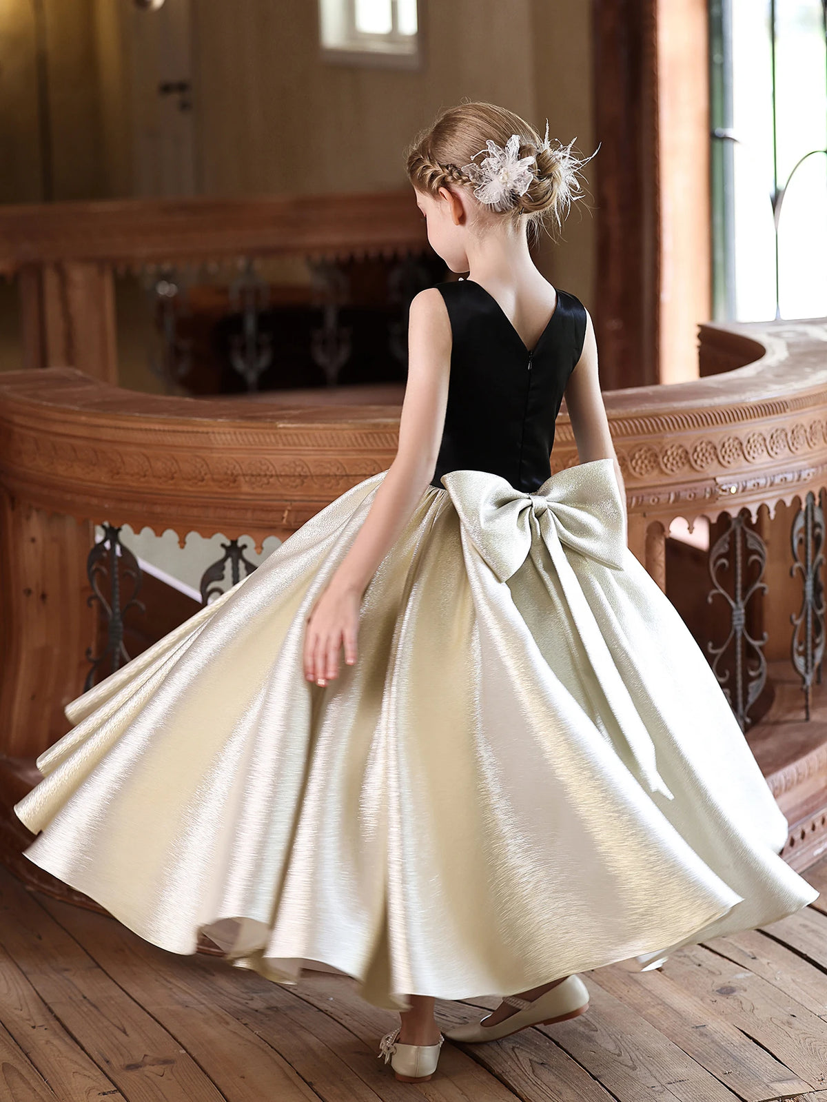Girl's Dress With Bow And Small V-Neck Elegant Princess Dress Suitable For Birthday Parties Dances Party Performances