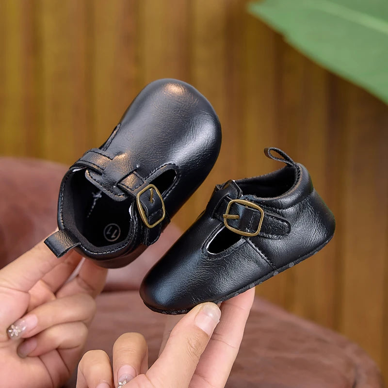 0-1 Year Old Baby Girl Flat Shoes, Spring, Autumn, and Summer 0-6-12 Months Soft-Soled Fashionable Solid Color Pu Hollow-Out Baby Girl Walking Shoes, Suitable for Daily Indoor and Outdoor Use
