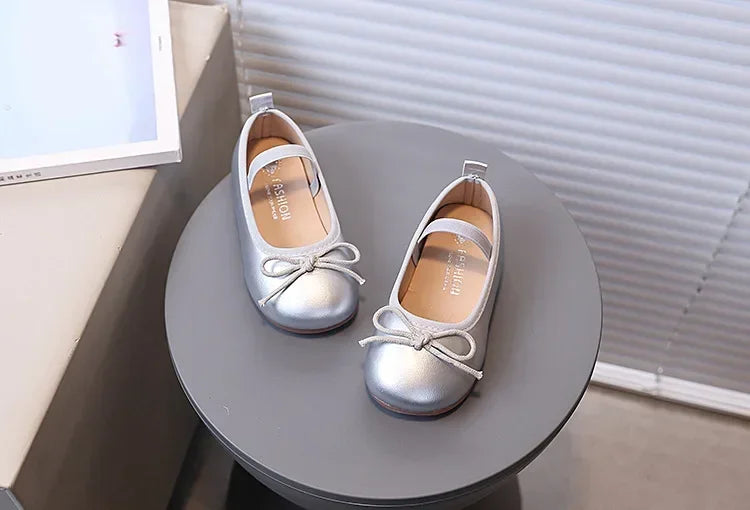 Girls Dance Shoes Round Toes Simple Bow Kids Leather Shoes Slip-on Soild Color Versatile 2025 Brand New Children Flats MaryJanes