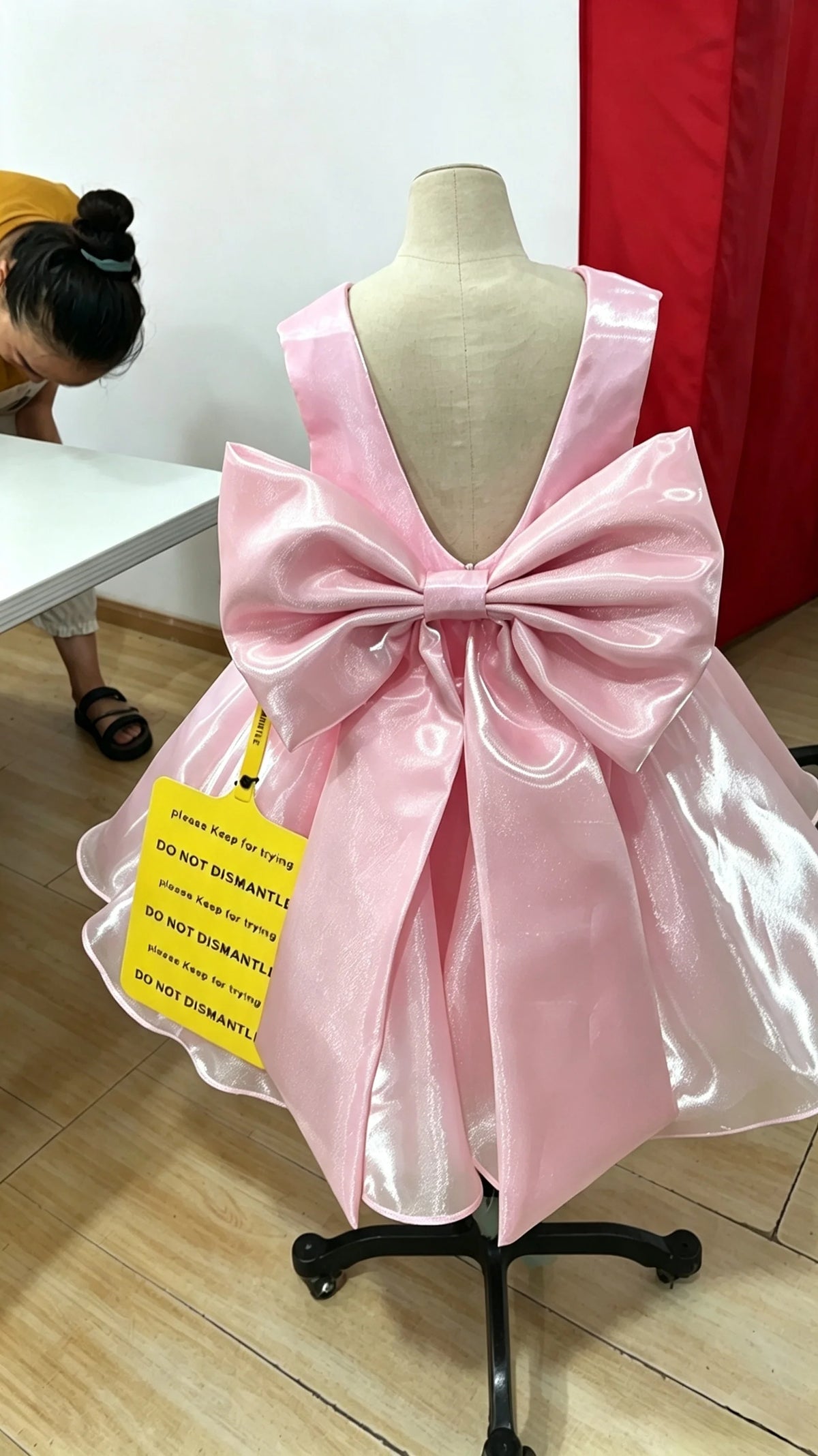 Baby Girl Satin Flower Girl Dress Low Back Thin Straps Bow Luxury Princess Gown Toddler 1st Birthday Baptism Wedding Party Dress