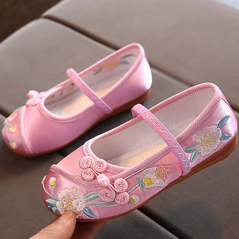 New Kids Shoes For Girl Children's Embroidered Cloth Shoes Chinese Style Girls Shoes Festival Loafers Ballet Flats CSH1440