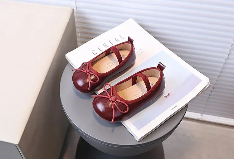 Girls Dance Shoes Round Toes Simple Bow Kids Leather Shoes Slip-on Soild Color Versatile 2025 Brand New Children Flats MaryJanes