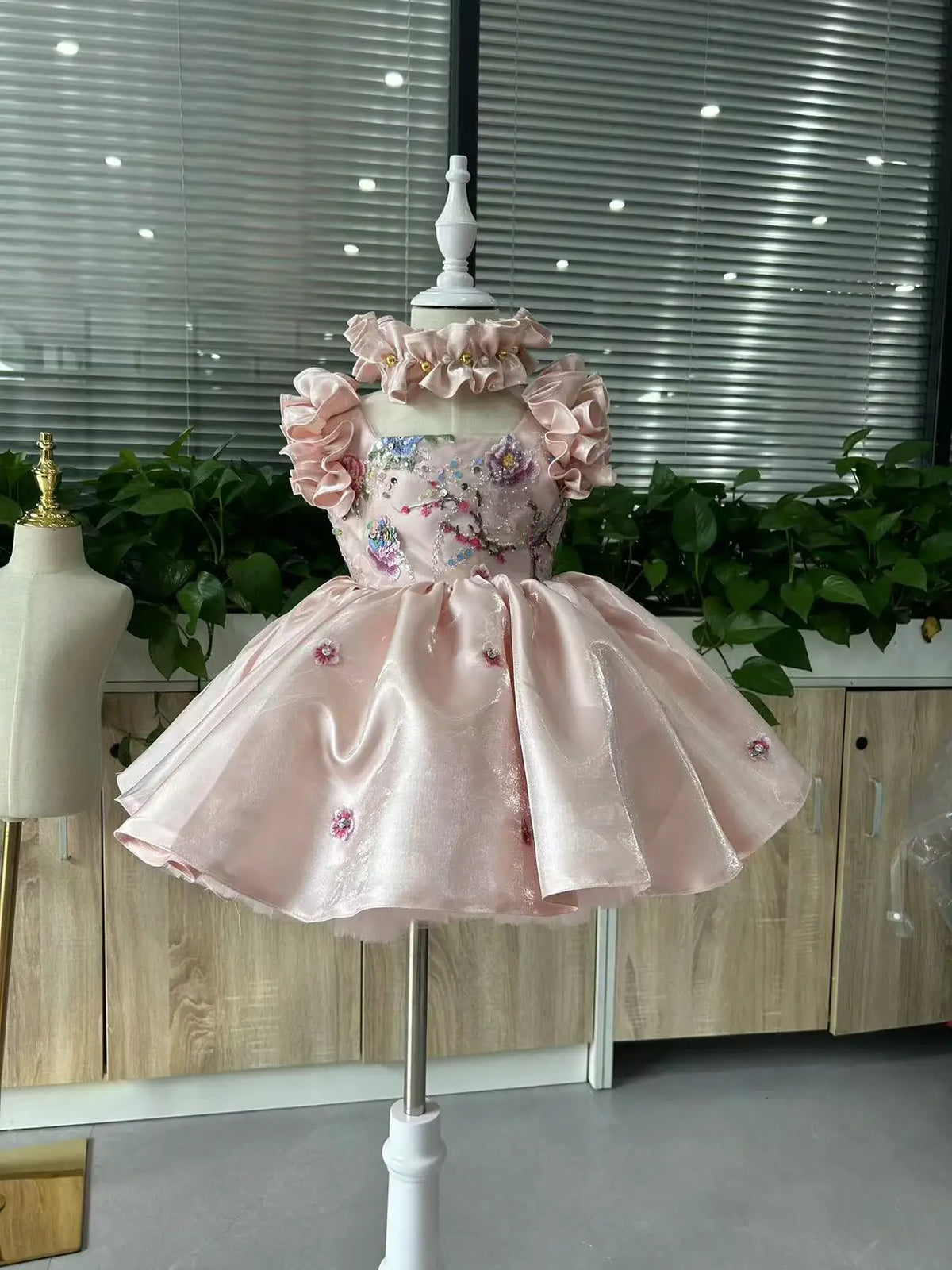 New Baby High-End Dress Is Suitable for 0-4-Year-Old Baby Old Party Dress Girl Dress Embroidered Sweet Children's Clothing