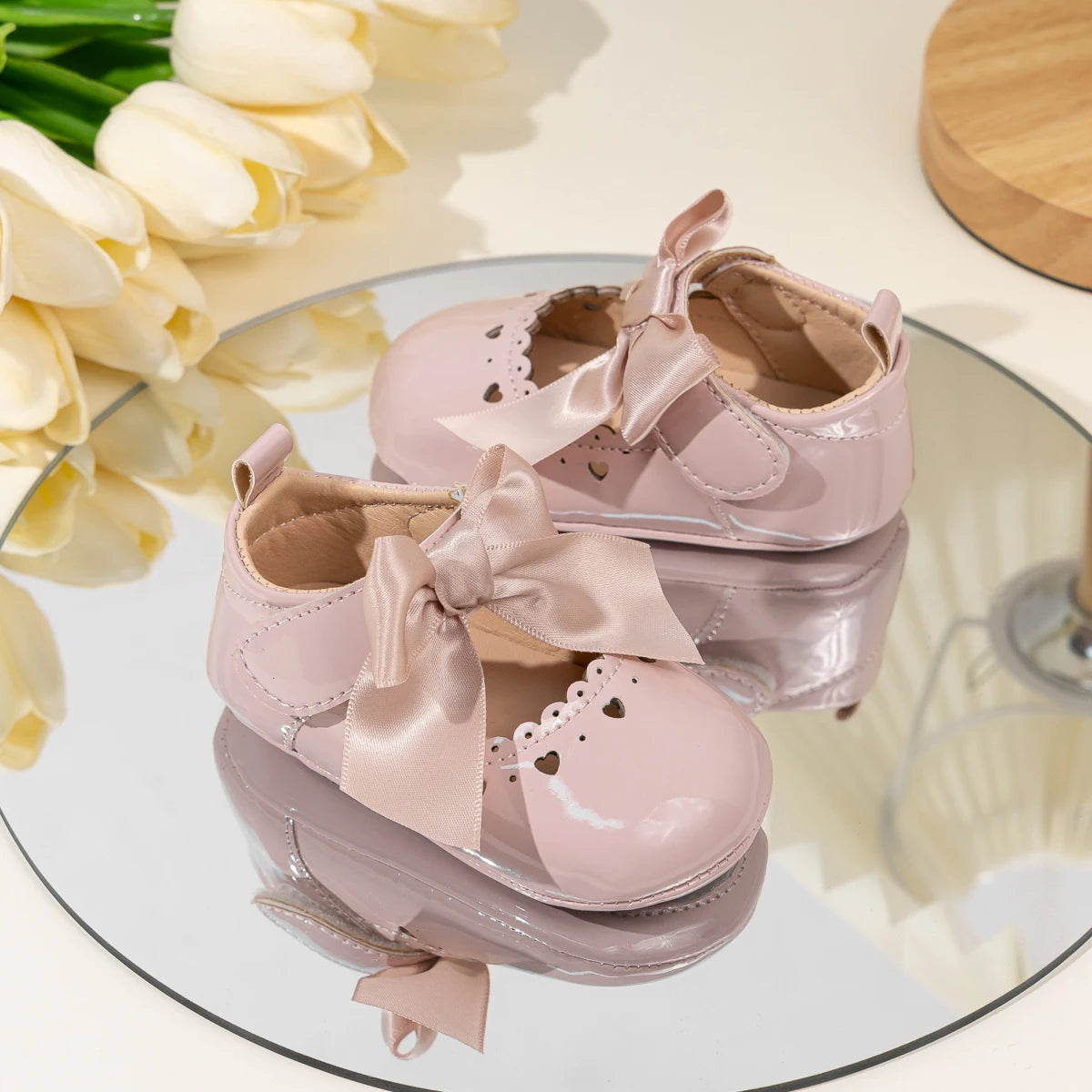 Newborn Baby Girl Shoes Soft Sole Infant Toddler Mary Jane Flats Princess Bowknot Patent Leather Dress Shoes Wedding Party Gift