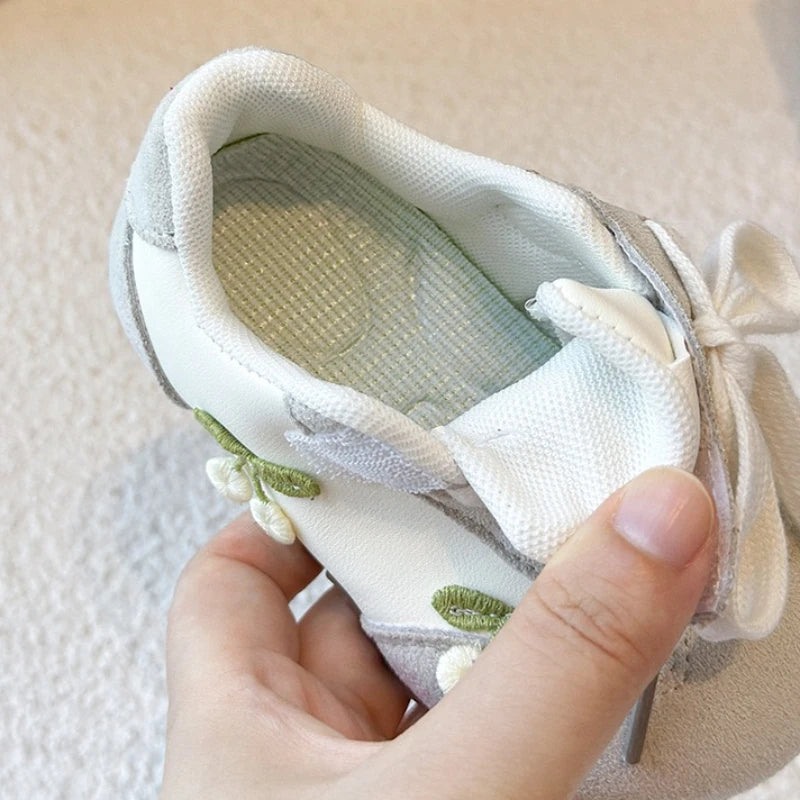 2026 New Girls Fashion Flower Design Casual Shoes Kids Non Slip Comfortable Student Sneakers Outdoor Breathable Sports Shoes