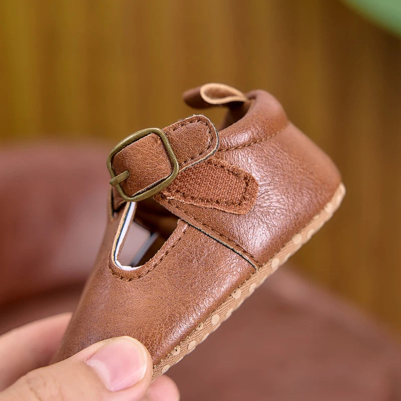 0-1 Year Old Baby Girl Flat Shoes, Spring, Autumn, and Summer 0-6-12 Months Soft-Soled Fashionable Solid Color Pu Hollow-Out Baby Girl Walking Shoes, Suitable for Daily Indoor and Outdoor Use