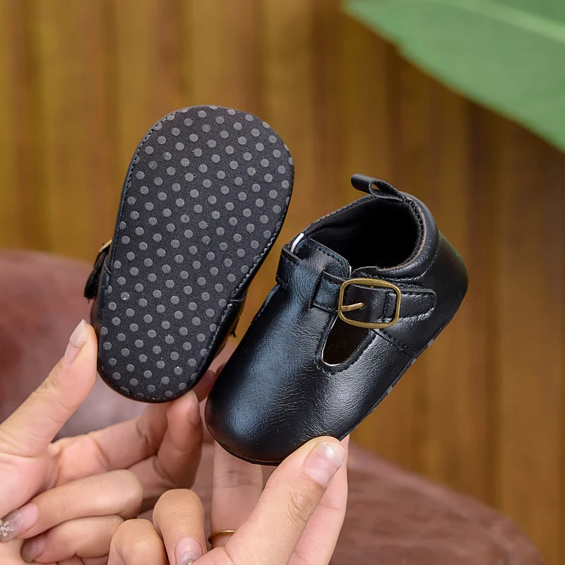 0-1 Year Old Baby Girl Flat Shoes, Spring, Autumn, and Summer 0-6-12 Months Soft-Soled Fashionable Solid Color Pu Hollow-Out Baby Girl Walking Shoes, Suitable for Daily Indoor and Outdoor Use