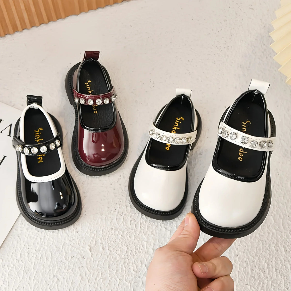 Girls Performance Shoes Round Toes Glossy 2025 Spring Autumn Kids Leather Shoes Pu Soft Sole Girls Flat Shoes Non-slip Ins Trend