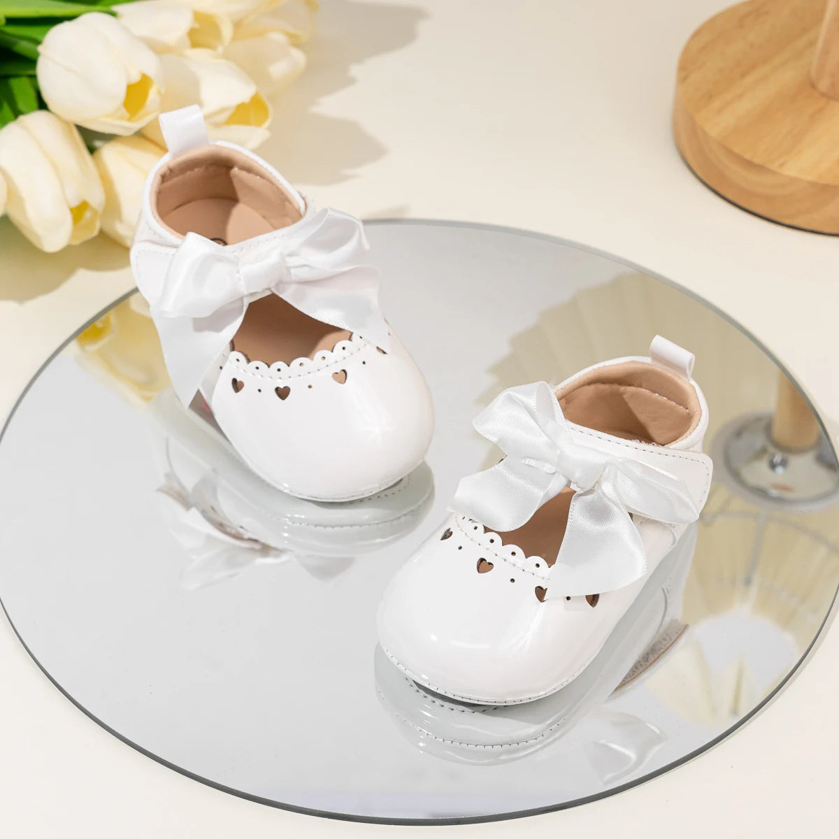 Newborn Baby Girl Shoes Soft Sole Infant Toddler Mary Jane Flats Princess Bowknot Patent Leather Dress Shoes Wedding Party Gift