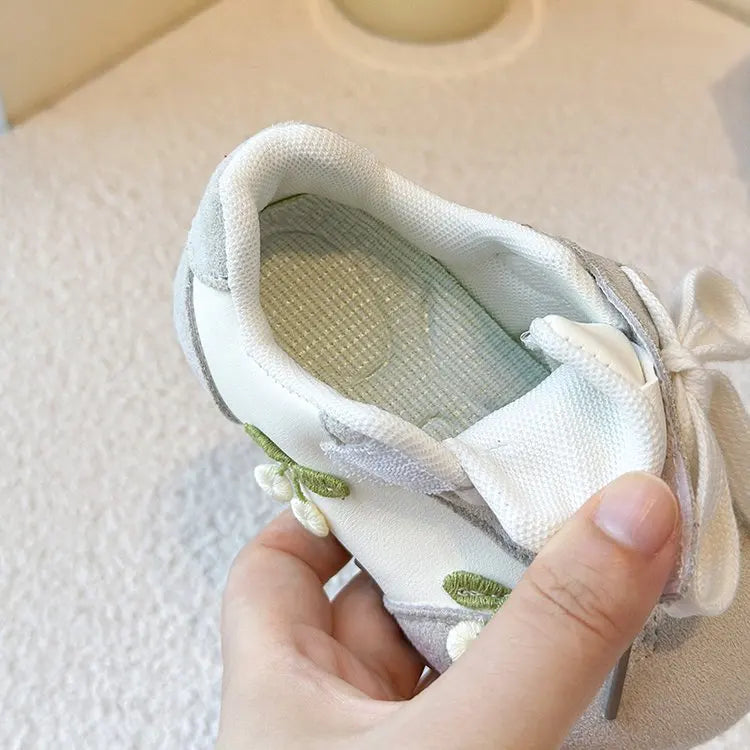 2026 New Girls Fashion Flower Design Casual Shoes Kids Non Slip Comfortable Student Sneakers Outdoor Breathable Sports Shoes