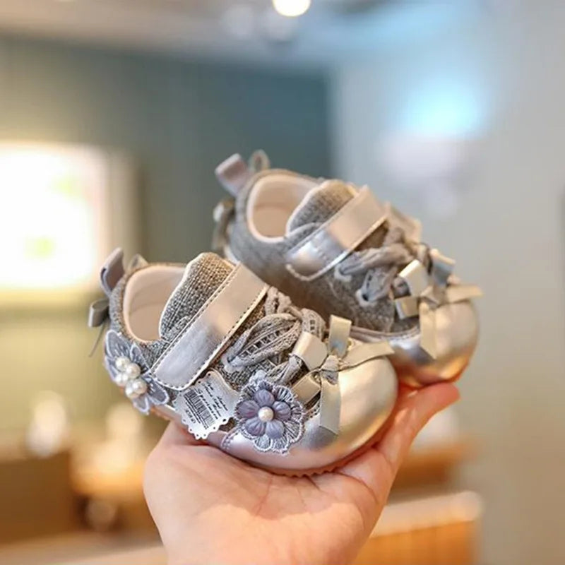 Girls Sports Shoes with Sweet Flowers Baby Walks Shoes Mesh Breathable 2026 Brand New Kids Princess Casual Shoes Soft Bottom