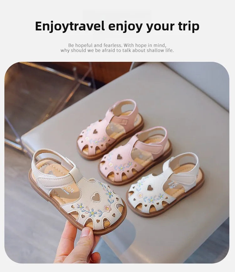 Girl Baby Sandals Spring Summer New Embroidered Closed Toe Soft Sole Chinese Style Flats Princess Shoes Sandal