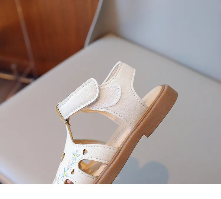 Girl Baby Sandals Spring Summer New Embroidered Closed Toe Soft Sole Chinese Style Flats Princess Shoes Sandal