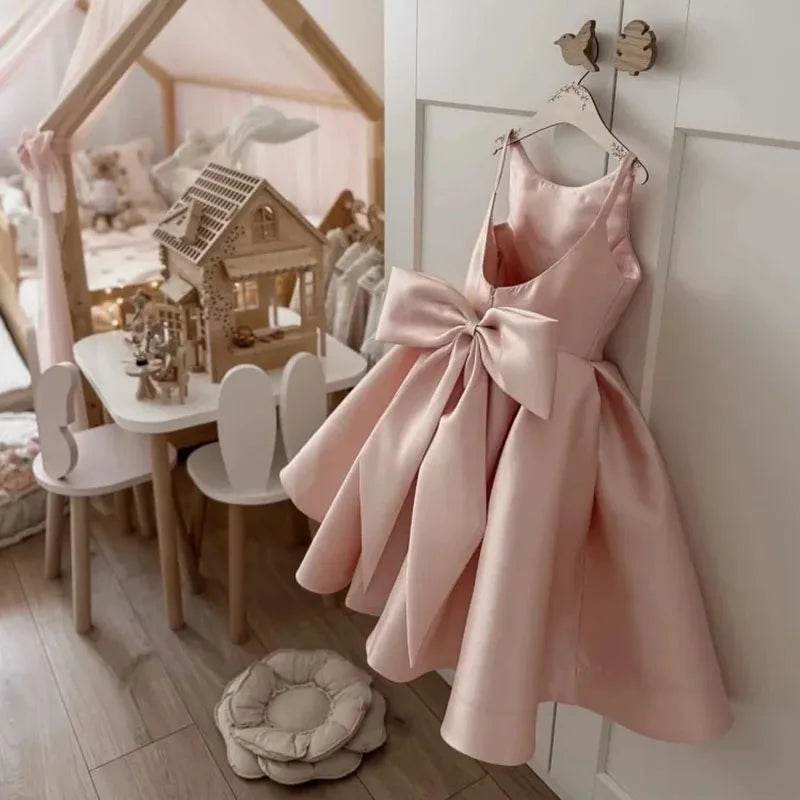 Pink Flower Girl Dress, Elegant Party Dress, Oversized Bow, Ideal Choice for Special Occasions, Birthday Parties