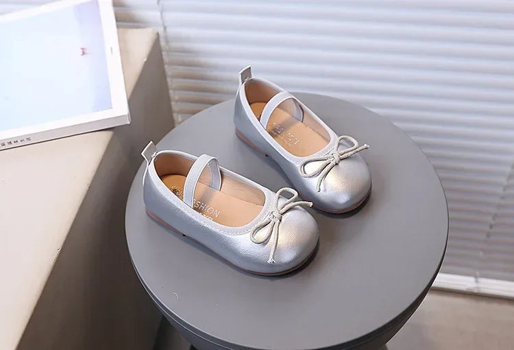 Girls Dance Shoes Round Toes Simple Bow Kids Leather Shoes Slip-on Soild Color Versatile 2025 Brand New Children Flats MaryJanes